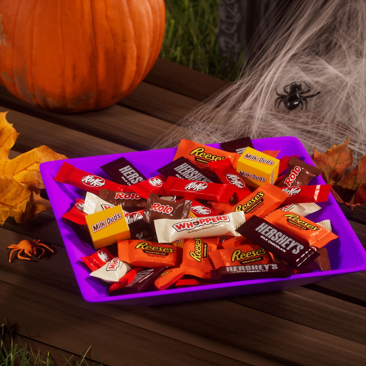 Hershey Assorted, Halloween Candy Bulk Variety Bag, 78.24 oz (275 Pieces)