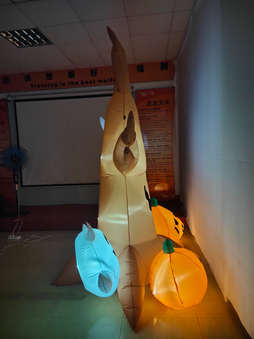 Wick's Outdoor Living 4 Ft Pumpkin Family Around Spooky Tree, Halloween Yard Inflatable
